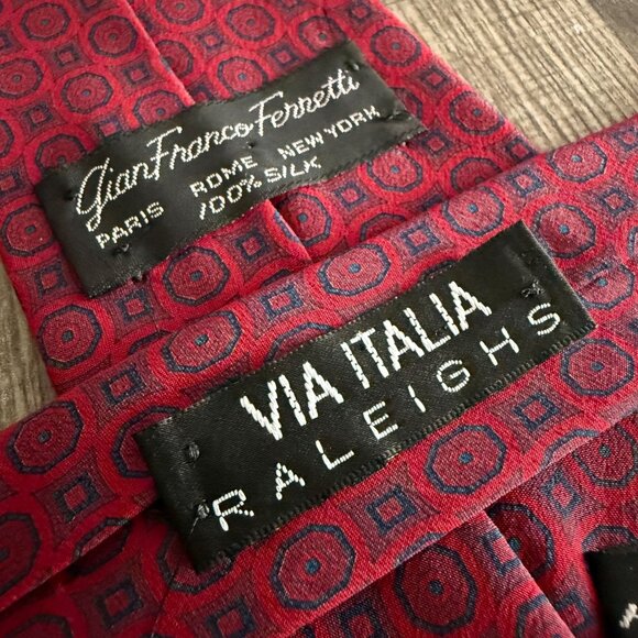 Gianfranco Ferretti 100% Silk Red Blue Geometric Pattern Tie Handcrafted Italy - Picture 7 of 9